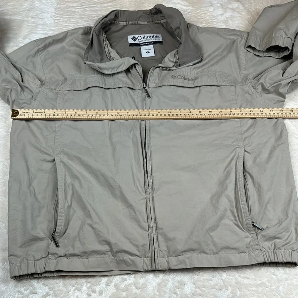 Gray Lightweight‎ Windbreaker Jacket with Elastic Cuffs